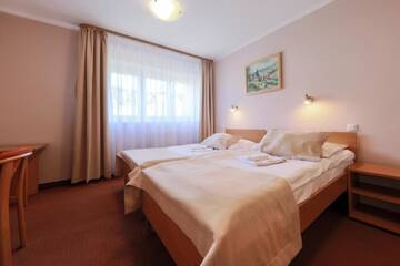 Фото номера Двухместный номер с 2 отдельными кроватями Отель Hotel *** NAT Wisła г. Висла 19