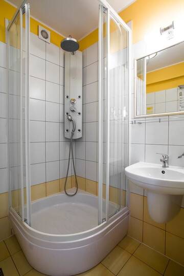 Фото номера Двухместный номер с 2 отдельными кроватями Отель Hotel *** NAT Wisła г. Висла 10