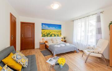 Фото номера Стандартный трехместный номер Проживание в семье Apartament i Pokoje Gościnne u Lusi - POKOJE OZONOWANE!!! г. Висла 2