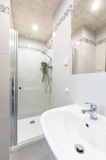 Фото номера Стандартный трехместный номер Проживание в семье Apartament i Pokoje Gościnne u Lusi - POKOJE OZONOWANE!!! г. Висла 9